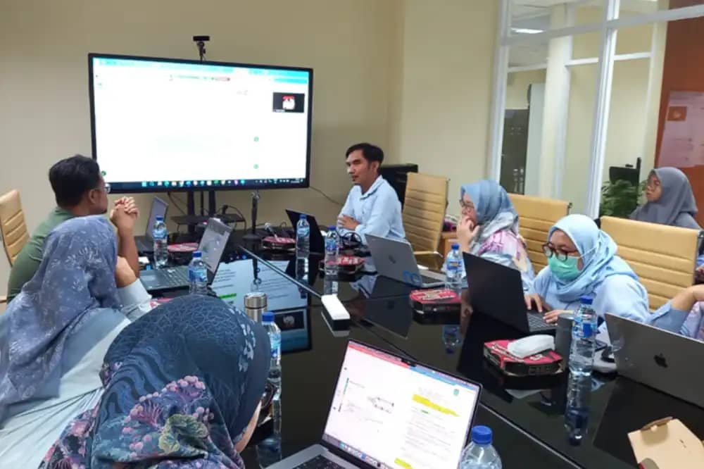 Koordinasi Lanjutan Pengembangan Aplikasi Sistem Informasi Manajemen Laboratorium