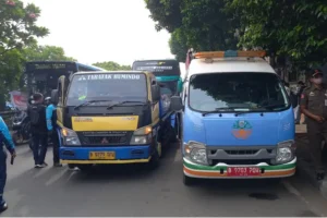 Uji Emisi Kendaraan Umum Ciracas: Kepedulian Bersama terhadap Polusi dan Penguatan Sistem Pelaporan Digital